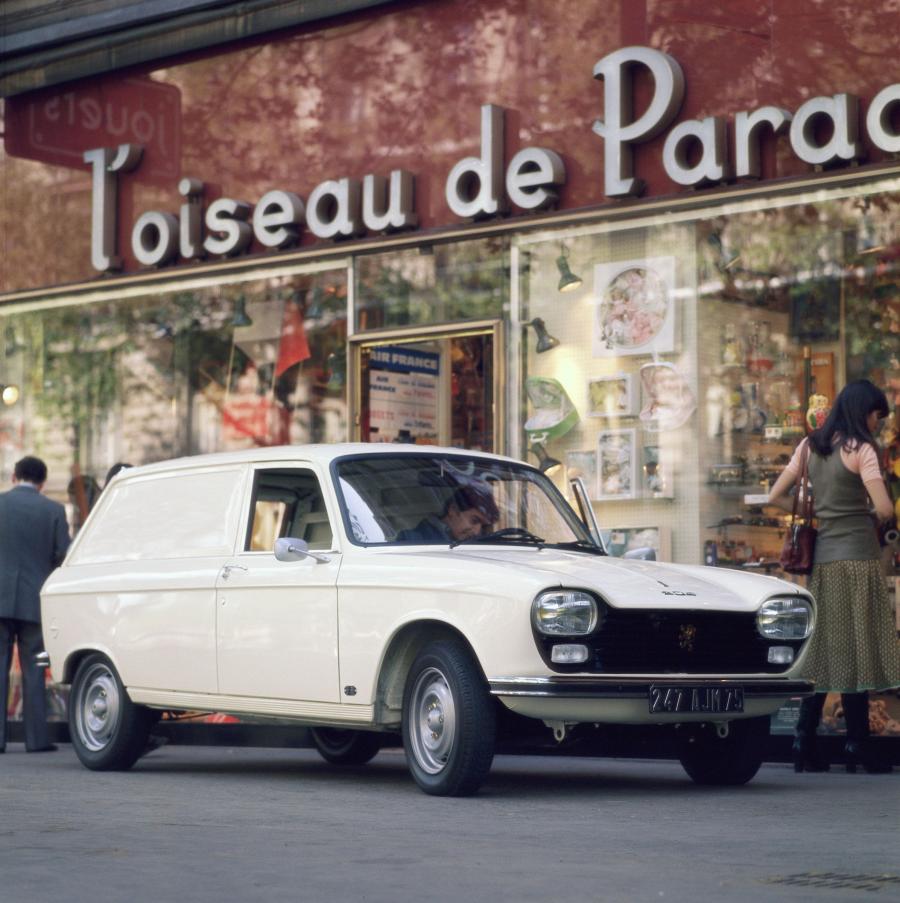  Peugeot 204 1965 года  (фото 2 из 12)